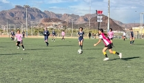 Peques golea a Cobach