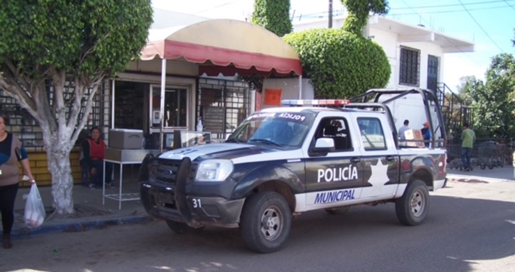 EN EL SECTOR SUR  Se sale de camino vehículo