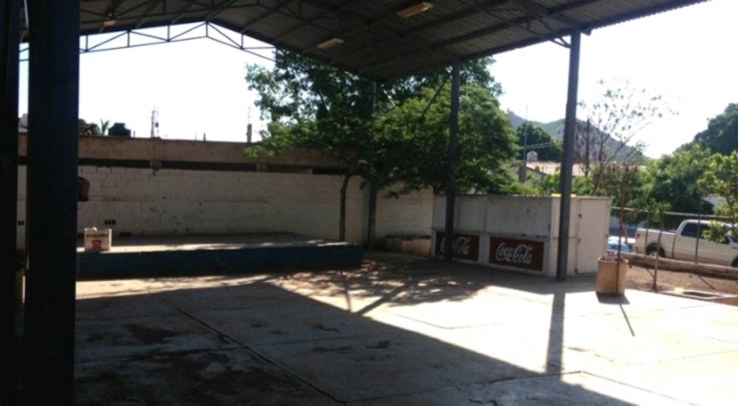 Por amenaza a maestra, escuela a punto de cierre