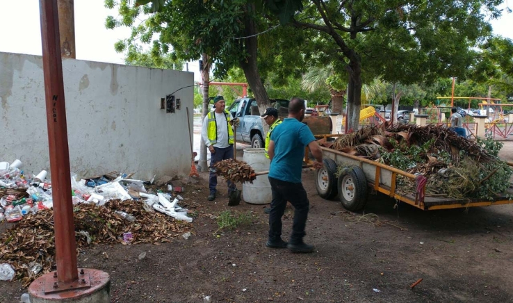 EN COLONIAS DE EMPALME Realizan limpieza de parques y jardines