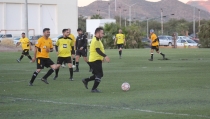 Chivas gusta, golea y gana