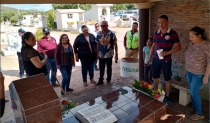 Visitan Panteón Municipal