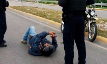 AL SER ATACADO POR PERRO  Se lesiona motociclista