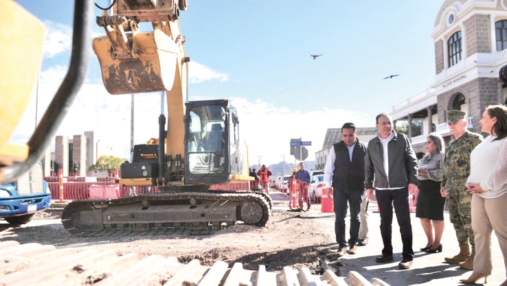 EL GOBERNADOR ALFONSO DURAZO  Supervisa obras en la Serdán