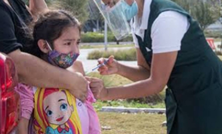 Aplican vacuna contra la influenza en módulos