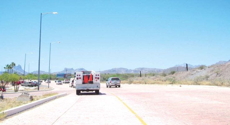 EN SAN CARLOS  Abandonan vehículo después de volcarse