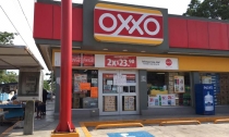 Ladrones se llevan mercancía en Oxxo San Vicente