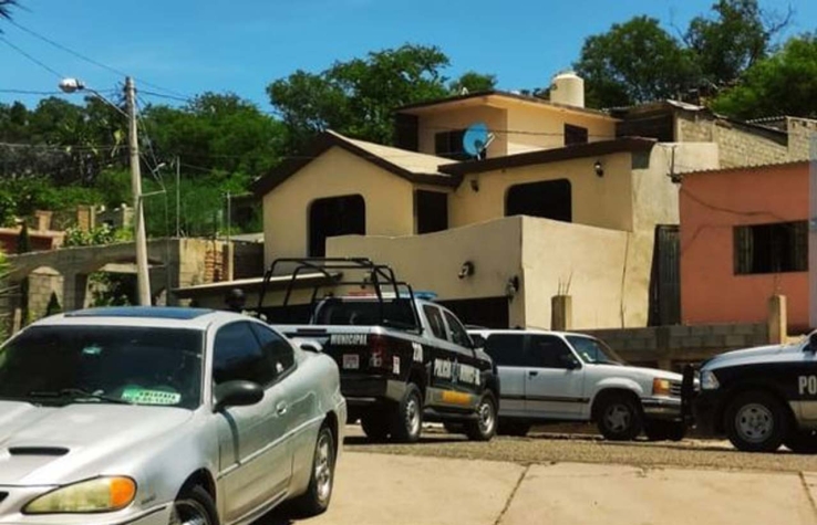 EN VIVIENDA DE COMERCIANTE Decomisan carros y motos