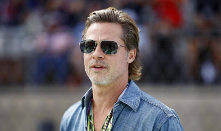 ¿NUEVA CONQUISTA?  Brad Pitt muy cariñoso junto a famosa diseñadora de joyas