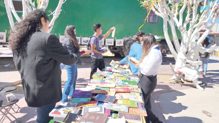 Promueve Mufer la lectura entre visitantes