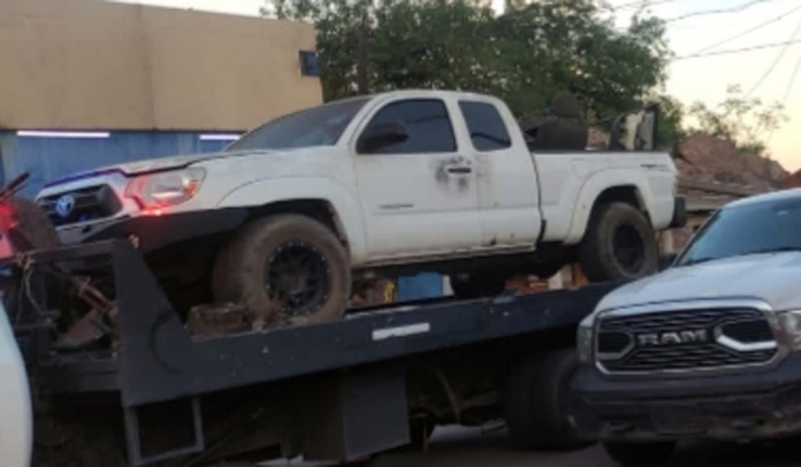 Asegura Fiscalía huesos y vehículo en cateo en la calle 25