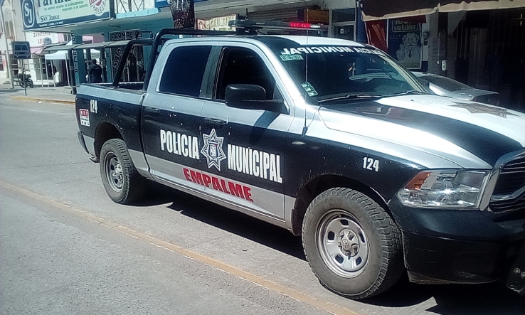 Por estar señalado de llevarse postería lo detienen