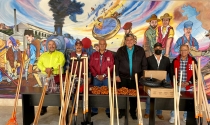 LUIS FUENTES AGUILAR  Equipa a Servicios públicos