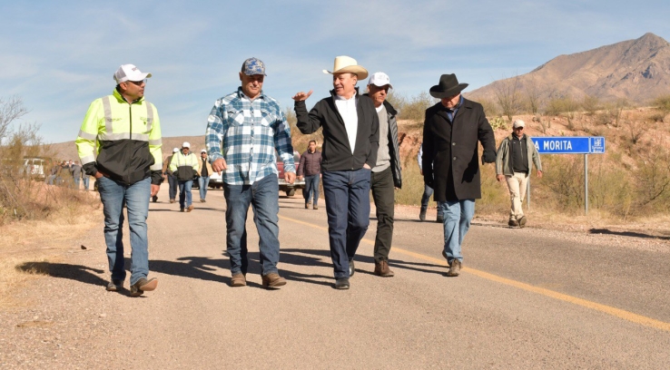 El gobernador Alfonso Durazo supervisa carretera Agua Prieta-Bavispe