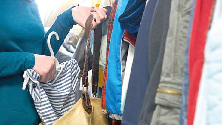 Hurtan en tienda de ropa