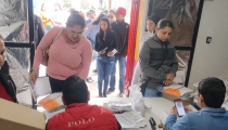 Reciben uniformes escolares