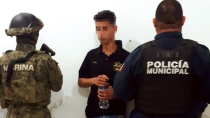 POLICÍA MUNICIPAL Y SEMAR  Evitan extorsión a joven