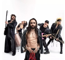 Comando armado roba equipo de Moderatto