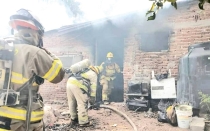 Atienden conato de incendio en vivienda