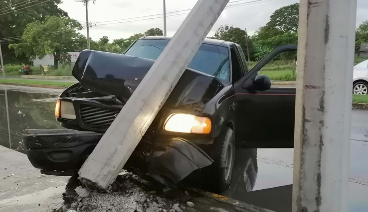 Aparatoso choque se registra