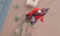 Con el apoyo de helicóptero…  Pone Semar a salvo a 11 personas