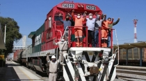 Va Stfrm por el edificio de la Cooperativa Ferrocarrilera