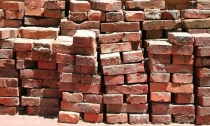    EN VIVIENDA DEL CENTRO  Roban material para la construcción