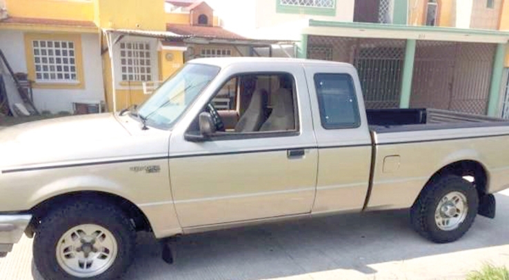 EN EL SECTOR CENTRO  Se roban pick up