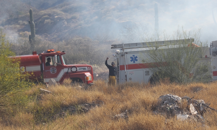 EN EL SECTOR VILLAS DEL TULAR  Se incendia predio