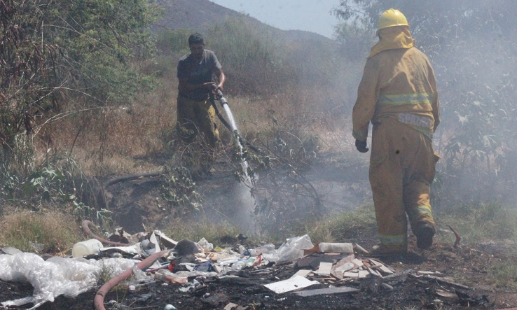 Se incendia casa abandonada