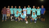 EN DUELO DE GIGANTES  Potros galopa ante Mante
