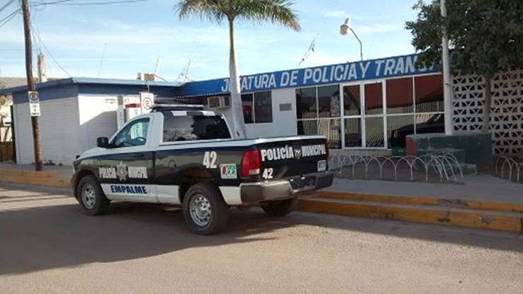 Sorprenden a sujeto tratando de robar en negocio