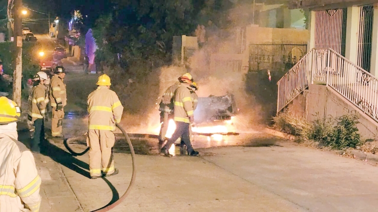 KARLA CÓRDOVA Respalda a familias de Bomberos
