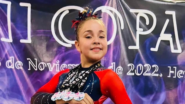 DAFNE Y MÍA  Máximas exponentes de la gimnasia en Guaymas