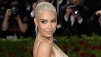 El propósito del 2023 de Kim Kardashian es destaparse un poco
