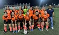 Flocis le pega a Gladiadoras
