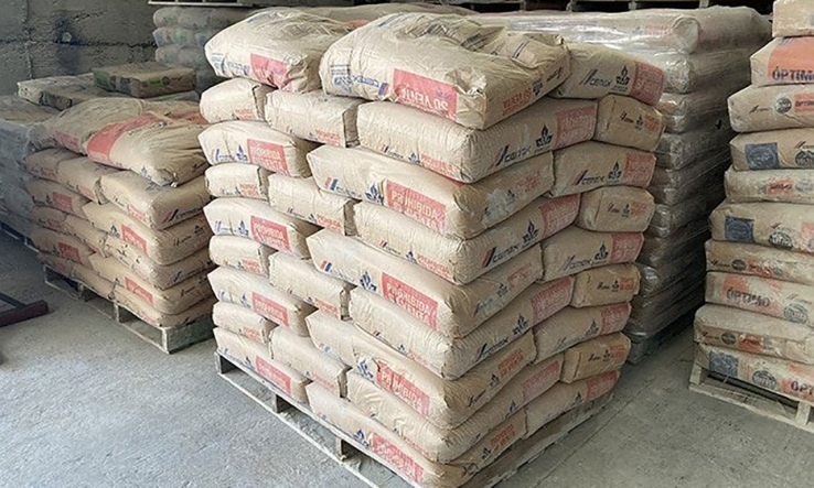 CON MATERIAL DE CONSTRUCCIÓN  Apoyan a los empalmenses