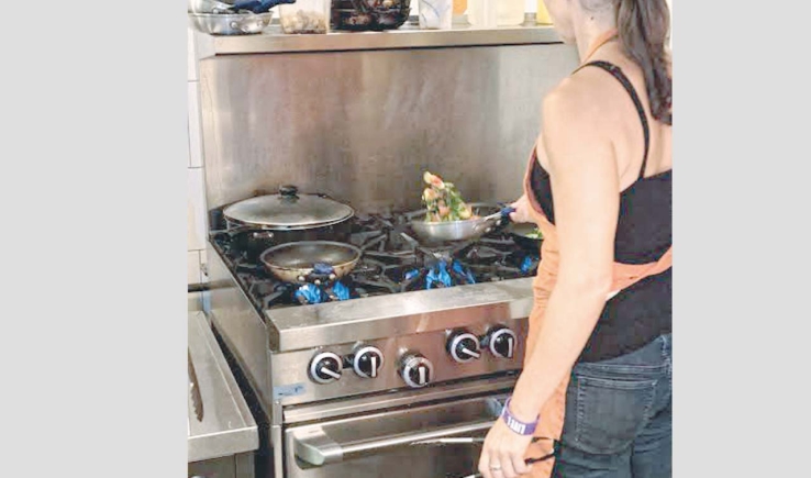 Resulta con quemaduras leves