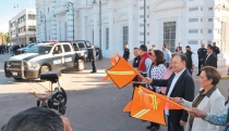 TAMBIÉN BENEFICIÓ A LA PESP Entrega Gobernador 16 patrullas a municipios