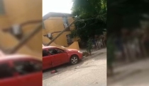 EN LA COLONIA NUEVO HERMOSILLO Roba camión y choca ocho autos
