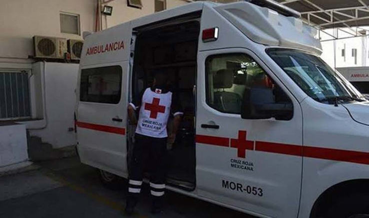 Deja dos lesionados volcadura en San Carlos