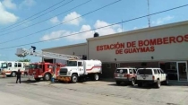 Provocan incendio en lote baldío