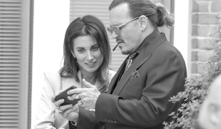 Johnny Depp anda con su abogada