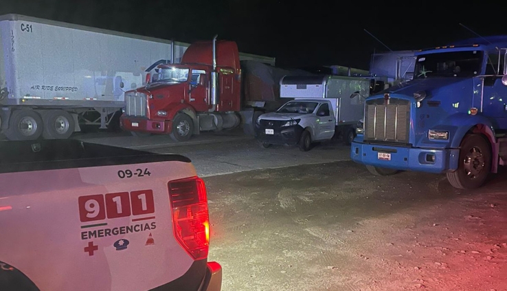 Durante toda la noche Mantienen cierre de Puerto San Luis