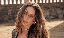 Belinda besa en la boca a Valentina para celebrar el Pride en Madrid