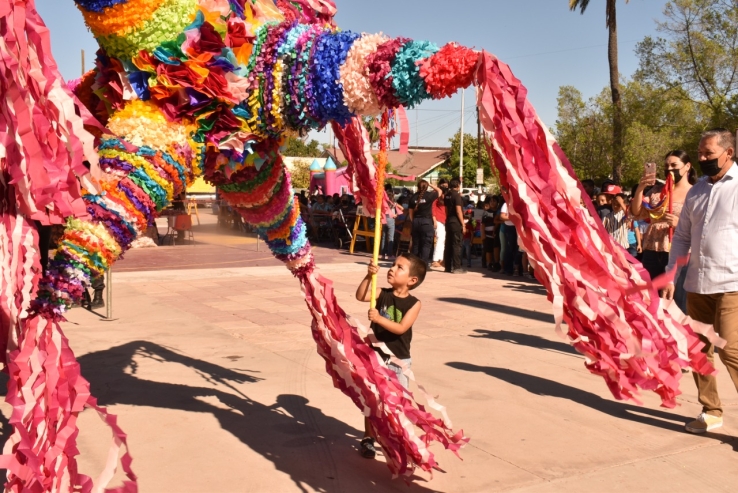     NIÑOS EMPALMENSES Disfrutan su día con multitudinario festival