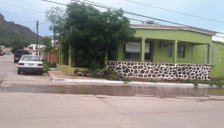Afuera de salubridad, fuga de drenaje