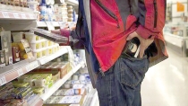 Detectan a ladrón de supermercado