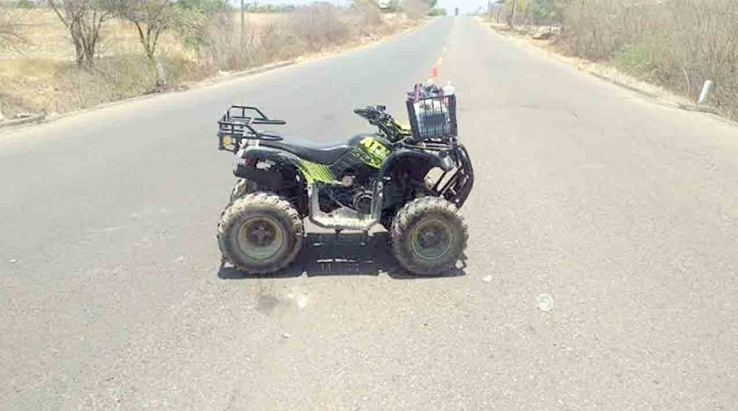 Se lesionan jóvenes al caer de cuatrimoto