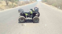 Se lesionan jóvenes al caer de cuatrimoto